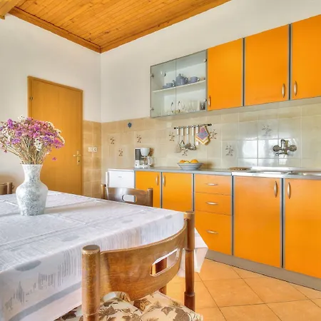 Apartament Charmantes Nur 200 Meter Zum Mit Meerblick Und Grill Zambratija (Istria)