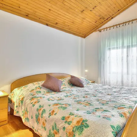 Apartament Charmantes Nur 200 Meter Zum Mit Meerblick Und Grill Zambratija (Istria)
