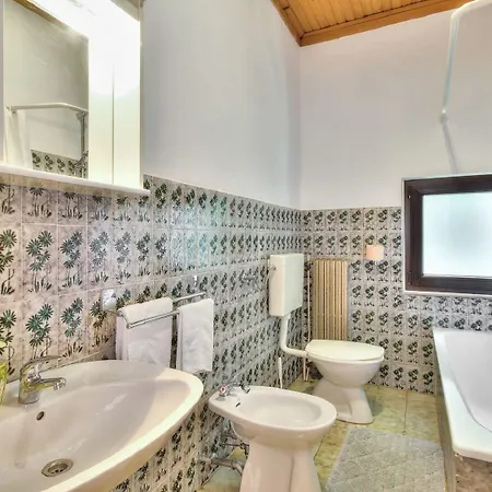 Apartament Charmantes Nur 200 Meter Zum Mit Meerblick Und Grill Zambratija (Istria)